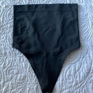 Skims sculpting thong high waist size M